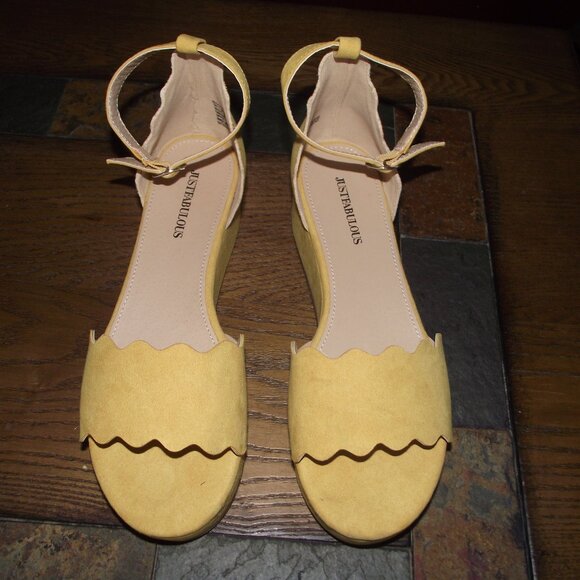 Yellow Sandals - Picture 1 of 4